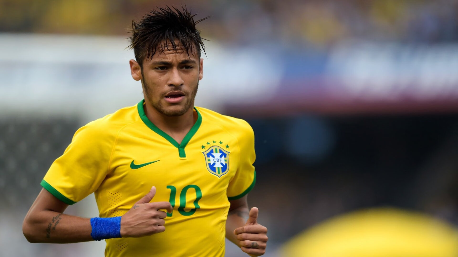 “青训营地引入国际专业教练,提升青少年技战术水平”,国家青训营